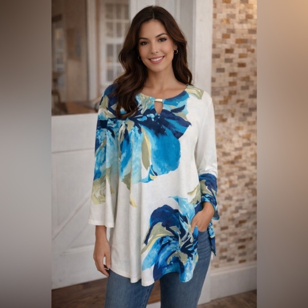 Chico’s Floral Keyhole Tunic Top - Blue/White